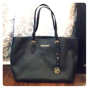 Micheal Kors Jet Set Travel Saffiano Leather Tote